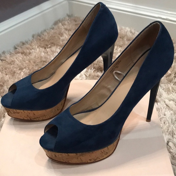 Forever 21 open toe platform heels. - Picture 1 of 3